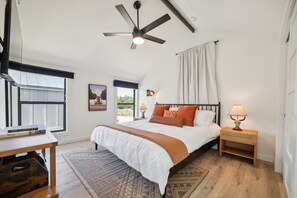 3 slaapkamers, een bureau, gratis wifi, beddengoed