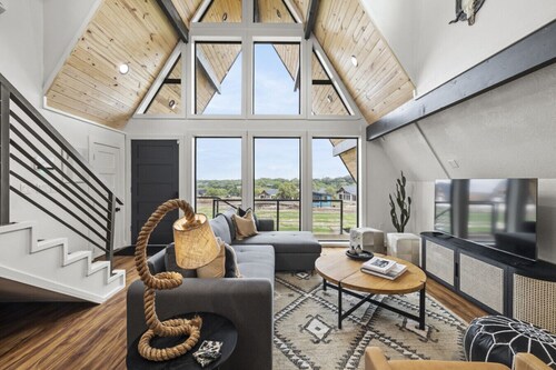 Three Cabins ~ Themed Getaways near Canyon Lake