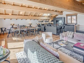 TV, fireplace, stereo - Elegant chalet in Champagny, 10 pers, WIFI, sauna, parking (Champagny-en-Vanoise)