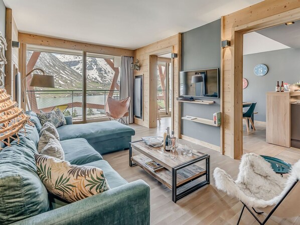 TV - Premium 4* Apartment - 5 rooms for 8 people with Wifi (Tignes)