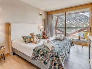 4 bedrooms, free WiFi - Premium 4* Apartment - 5 rooms for 8 people with Wifi (Tignes)