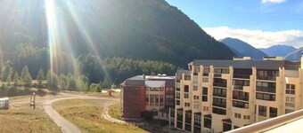 Appartement cosy au pied des pistes avec grand balcon à Isola 2000