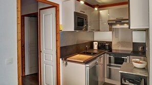 Fridge, microwave, dishwasher, toaster