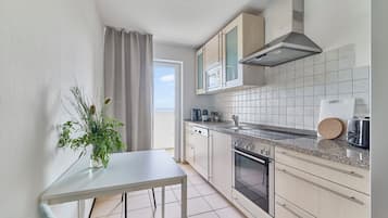 Micro-ondes, four, plaque de cuisson, lave-vaisselle