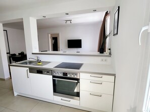 Appartement, 2 chambres | Cuisine privée | Machine à expresso, cafetière/bouilloire, bouilloire électrique