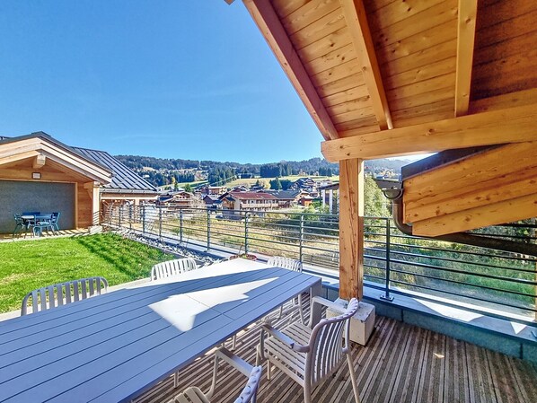 Outdoor dining - Les 3 Mousquetons- appartement- 6,8 Pers - Proche (Les Gets)