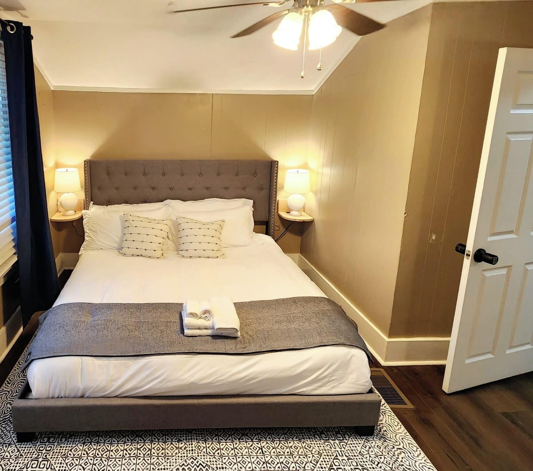 Cozy Private Room in Charming Shared Home