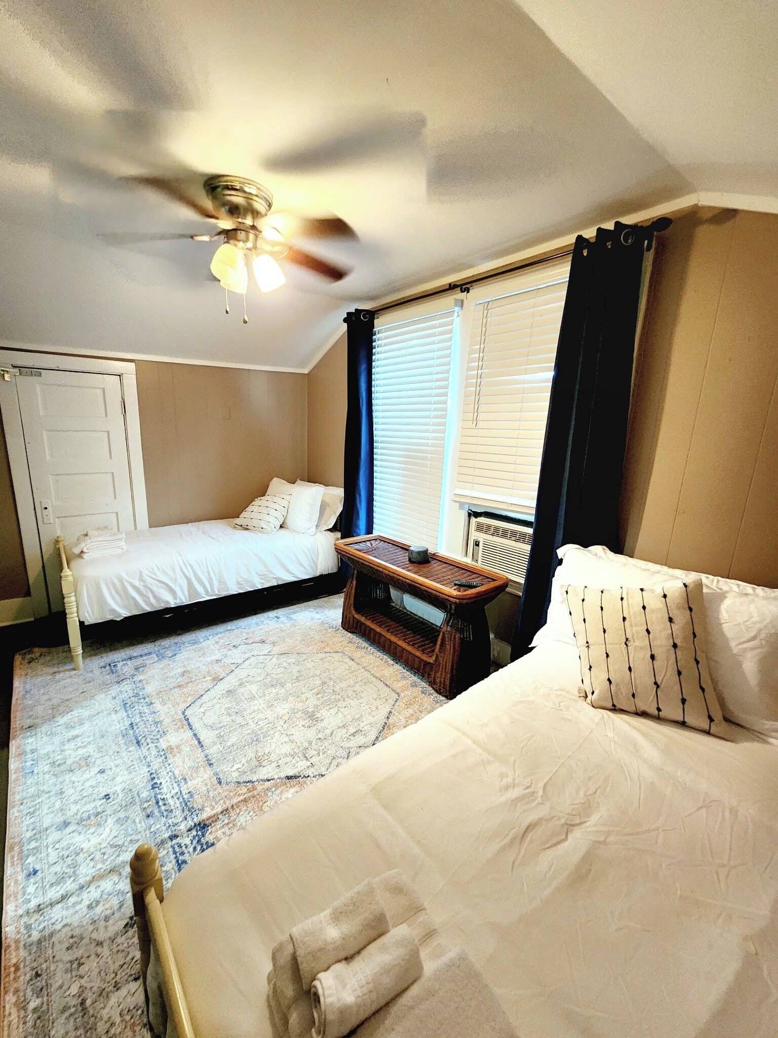 Tranquil Private Room in Central Lafayette Shared Home