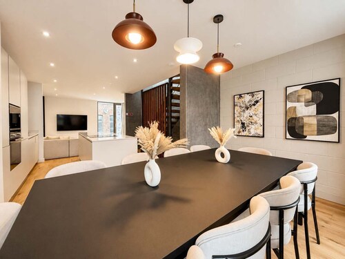 Luxury Townhouse 4BR I Roof Terrace I Parking