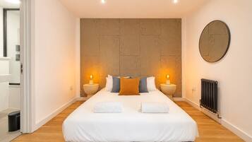 4 chambres, fer et planche à repasser, Wi-Fi, draps fournis