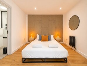 4 chambres, fer et planche à repasser, Wi-Fi, draps fournis