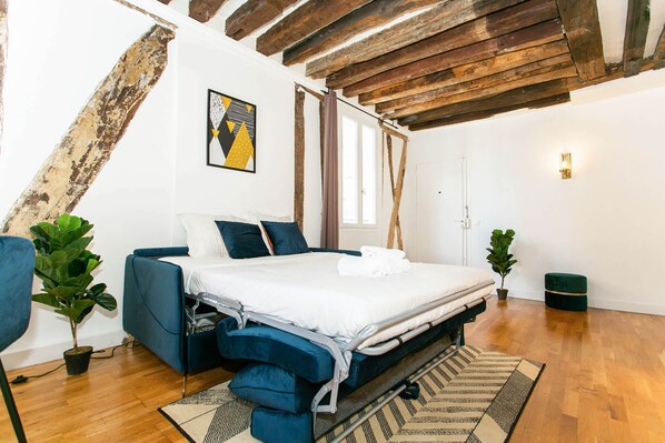 1 habitación, escritorio, tabla de planchar con plancha y wifi gratis