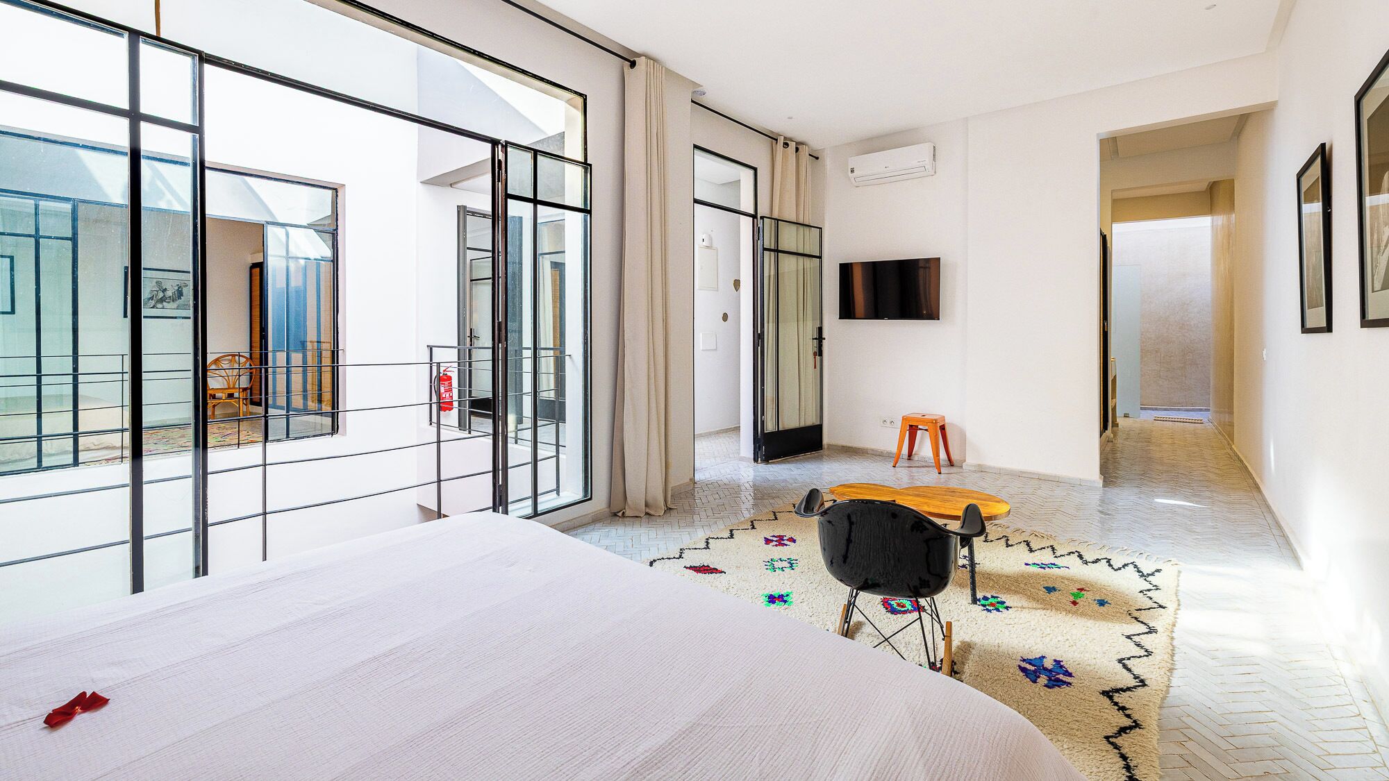 4 bedrooms, iron/ironing board, free WiFi, bed sheets