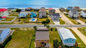 Exterior - Tropical Breeze / 228 W Dolphin Drive (Oak Island)