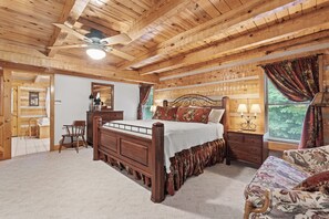 5 bedrooms, free WiFi, bed sheets - HUGE FAMILY CABIN - 5 bdrm/4.5 bth, Game Room, Hot Tub, Playhouse, Bonfire Pit (Townsend)