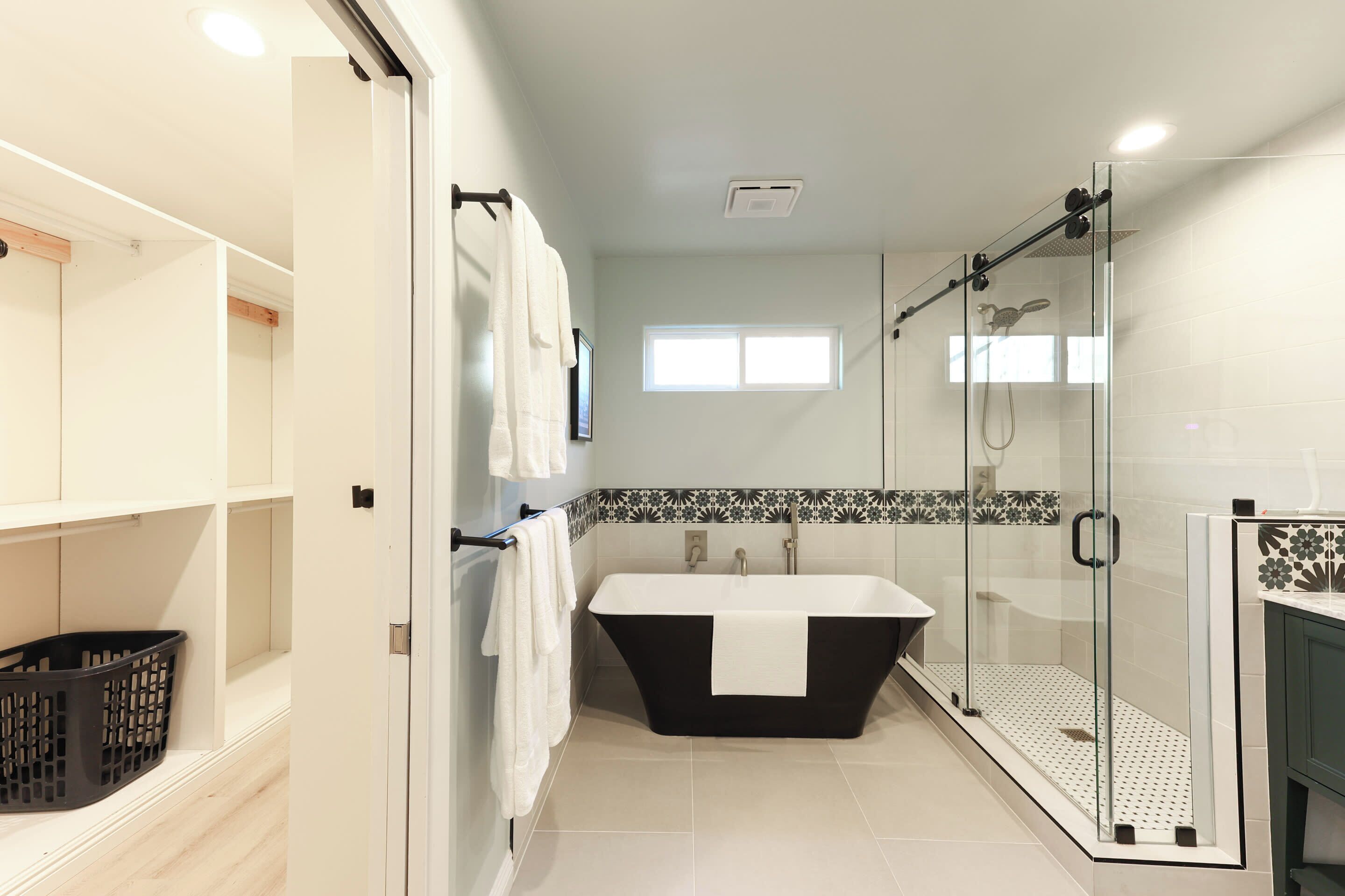 Shower, hair dryer, towels