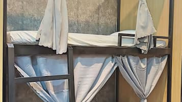 1 soverom, sengetøy av topp kvalitet og skrivebord