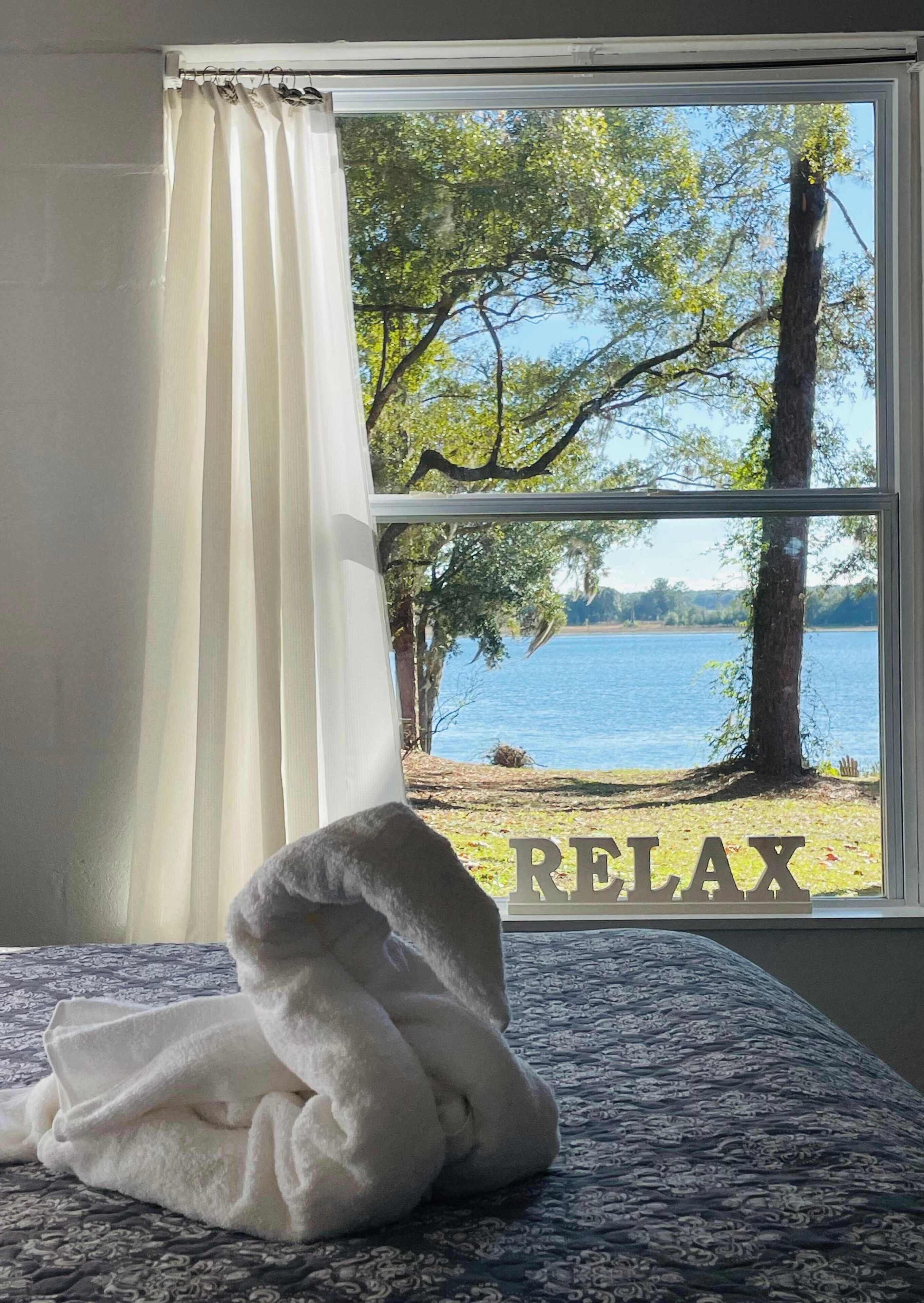 مكواة/لوح كي وواي فاي وملاءات أسرّة