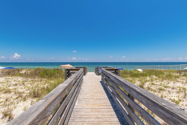 Beach - Paradise, Tropical Resort Style Condo, Bay & Gulf Views, Private Beach Access (Gulf Shores)