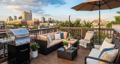 Fed Hill Luxury Retreat for Groups, Beautiful Views Harbor & Small Parking Pad