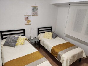 3 bedrooms, iron/ironing board, travel cot, free WiFi