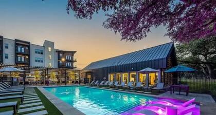 Luxurious New Unit|2Bd2Ba|Pool, Golf Sim