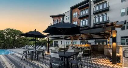 Luxurious New Unit|2Bd2Ba|Pool, Golf Sim