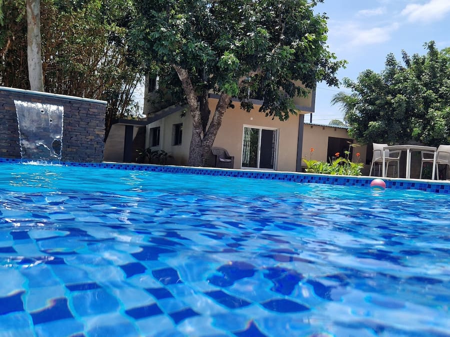 Kolam renang outdoor