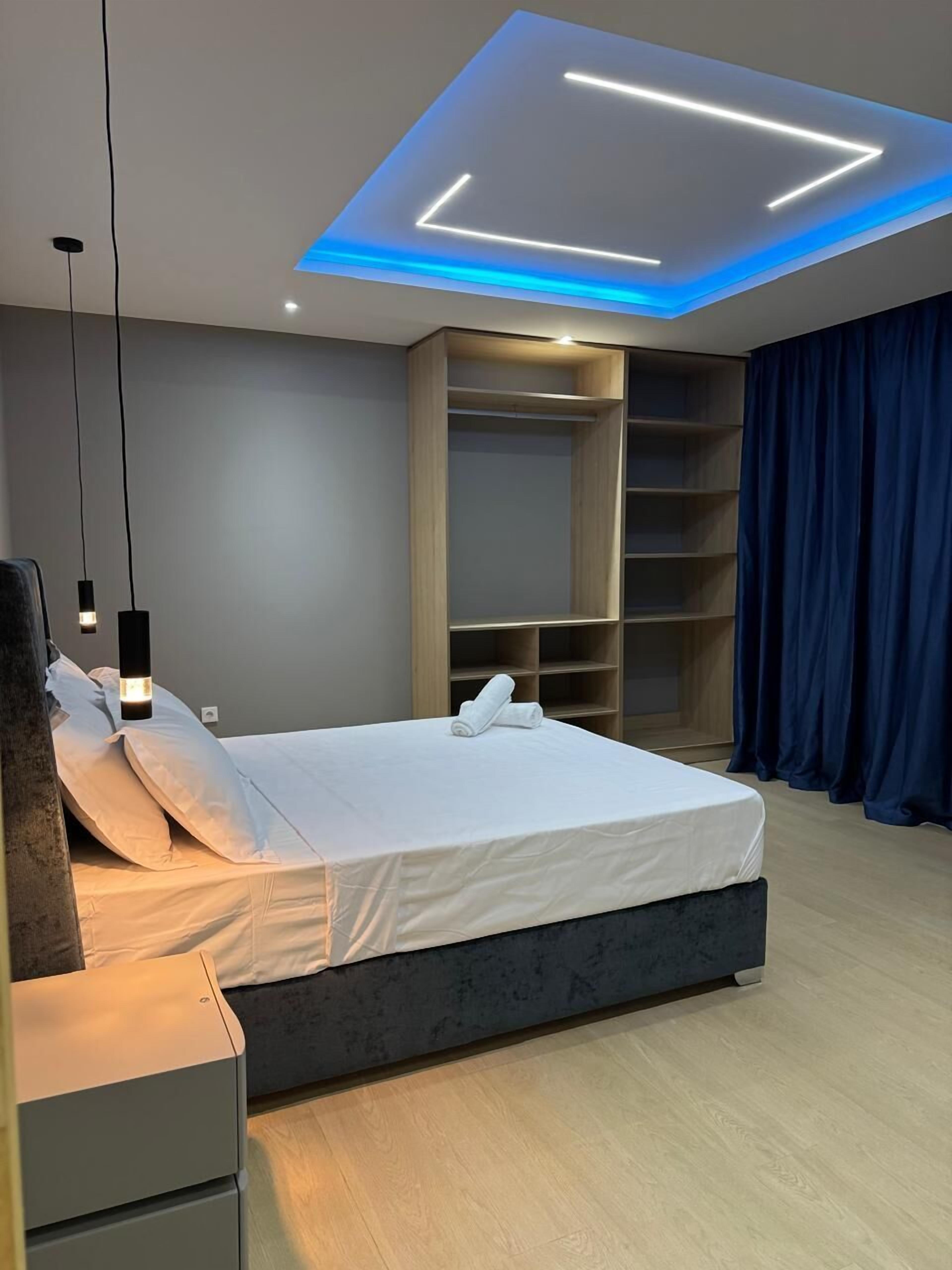 Design kamer | Een bureau, gratis wifi, beddengoed