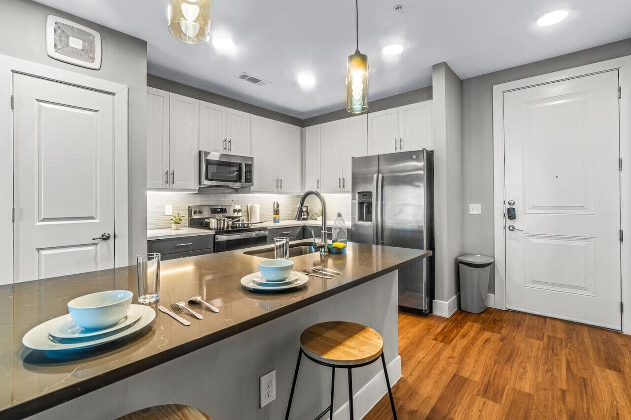 雪櫃、微波爐、焗爐、爐具