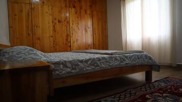 3 bedrooms, WiFi, bed sheets