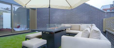 Apartment, Smoking | 4 bedrooms, Internet