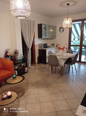 Dining - A 5mn à Pied du Centre de Bosa et de ses Maisons Colorées et 2 km de la mer (Bosa)