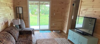 Moonage Daydream - private waterfront cottage in the country