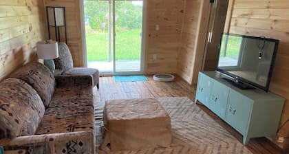 Moonage Daydream - private waterfront cottage in the country