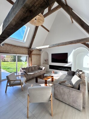 Smart TV, fireplace - La Villa Saint-Léger - 5 Bedrooms - Swimming pool - garden (La Lande-Saint-Léger)