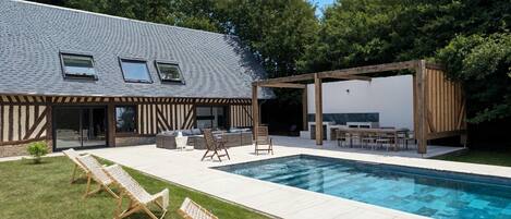 Ulkouima-allas, lämmitetty uima-allas