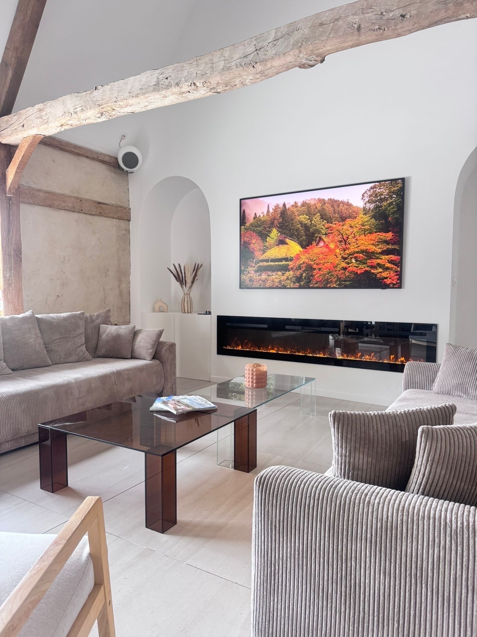 智能电视、 壁炉