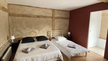 5 chambres, lit parapluie, Wi-Fi gratuit, draps fournis