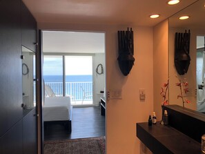 1 sovrum, skrivbord, strykjärn/strykbräda och gratis wi-fi