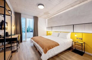 Room, Courtyard View | Laptop workspace, soundproofing, free WiFi