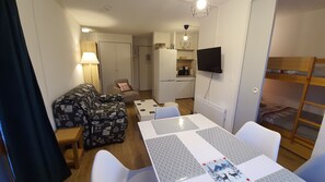 2 slaapkamers, een strijkplank/strijkijzer