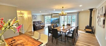 Luxury Mountain Retreat, 6 Bedroom, 3 Bathroom with Gym and Heated Swimming Pool
