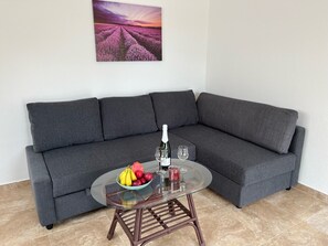 Leilighet – standard, terrasse, bassengutsikt | Oppholdsområde