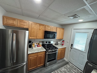 Charming 3 Bedroom, 1 Bath, Ground floor, 2 blocks from Ocean Gate Beach