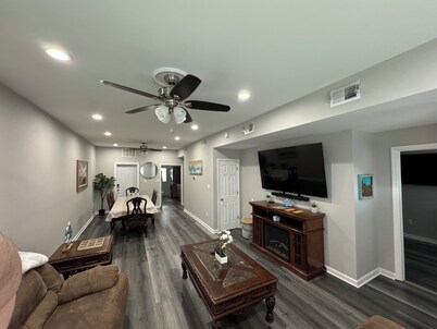 Charming 3 Bedroom, 1 Bath, Ground floor, 2 blocks from Ocean Gate Beach