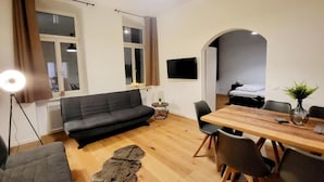 Apartment, 3 Bedrooms | Kalis bunyi, Wi-fi percuma 