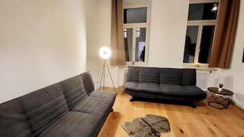 Apartment, 3 Bedrooms | 1 bedroom, soundproofing, free WiFi