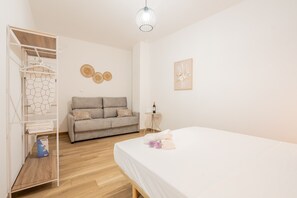 1 chambre, fer et planche à repasser, Wi-Fi gratuit, draps fournis