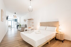 1 slaapkamer, een strijkplank/strijkijzer, gratis wifi, beddengoed